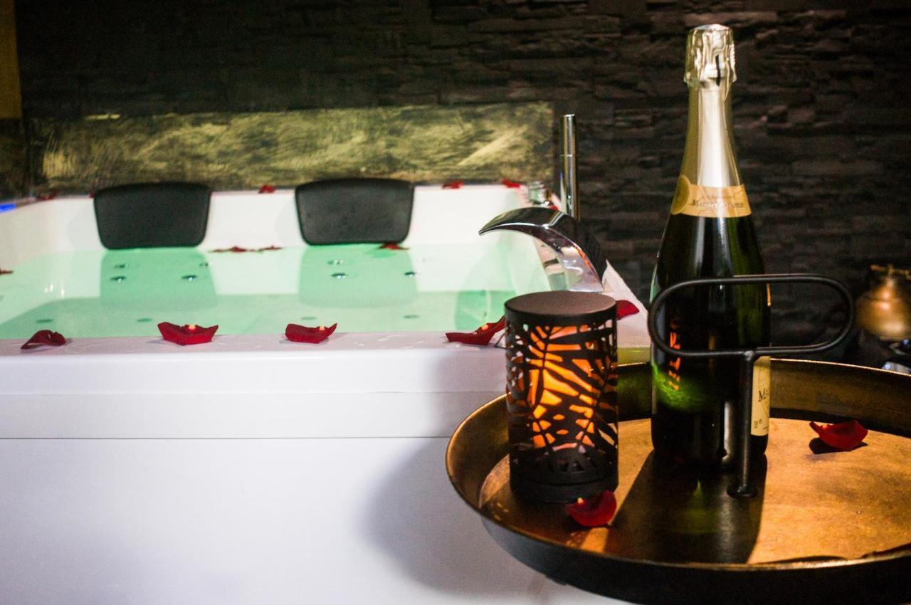 Love Suites & Spa "Le Loft" Avec Jacuzzi Privatif Медис Экстерьер фото